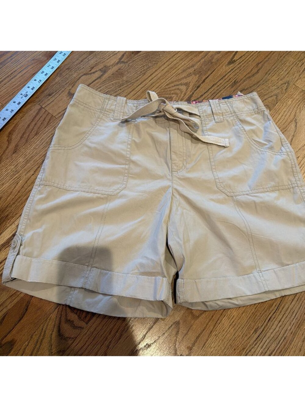 IZOD WOMENS CHINO TAN SHORTS NEW SIZE 12 LIGHTWEIGHT